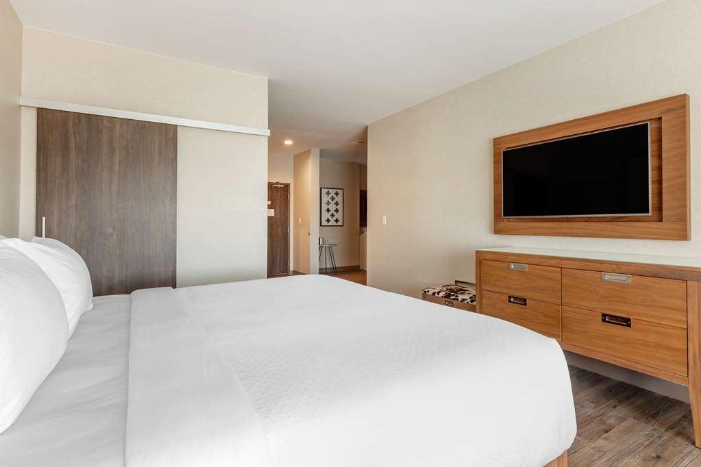 Cambria Hotel Richardson - Dallas Room photo